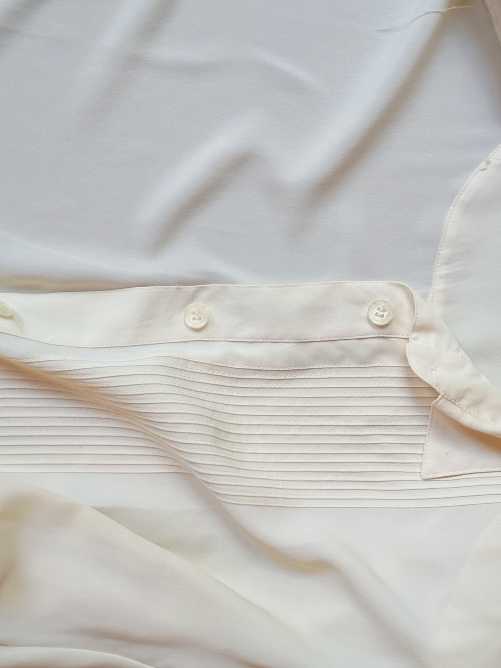 Vintage 90s Western Cream Button-Front Blouse with Pin-Tuck Front Size Large - Picture 6 of 9